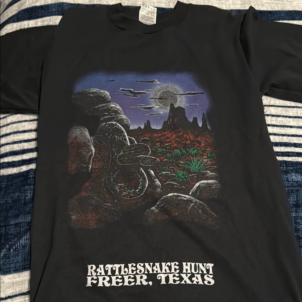 Rattlesnake Hunt Freer, Texas Black T-Shirt